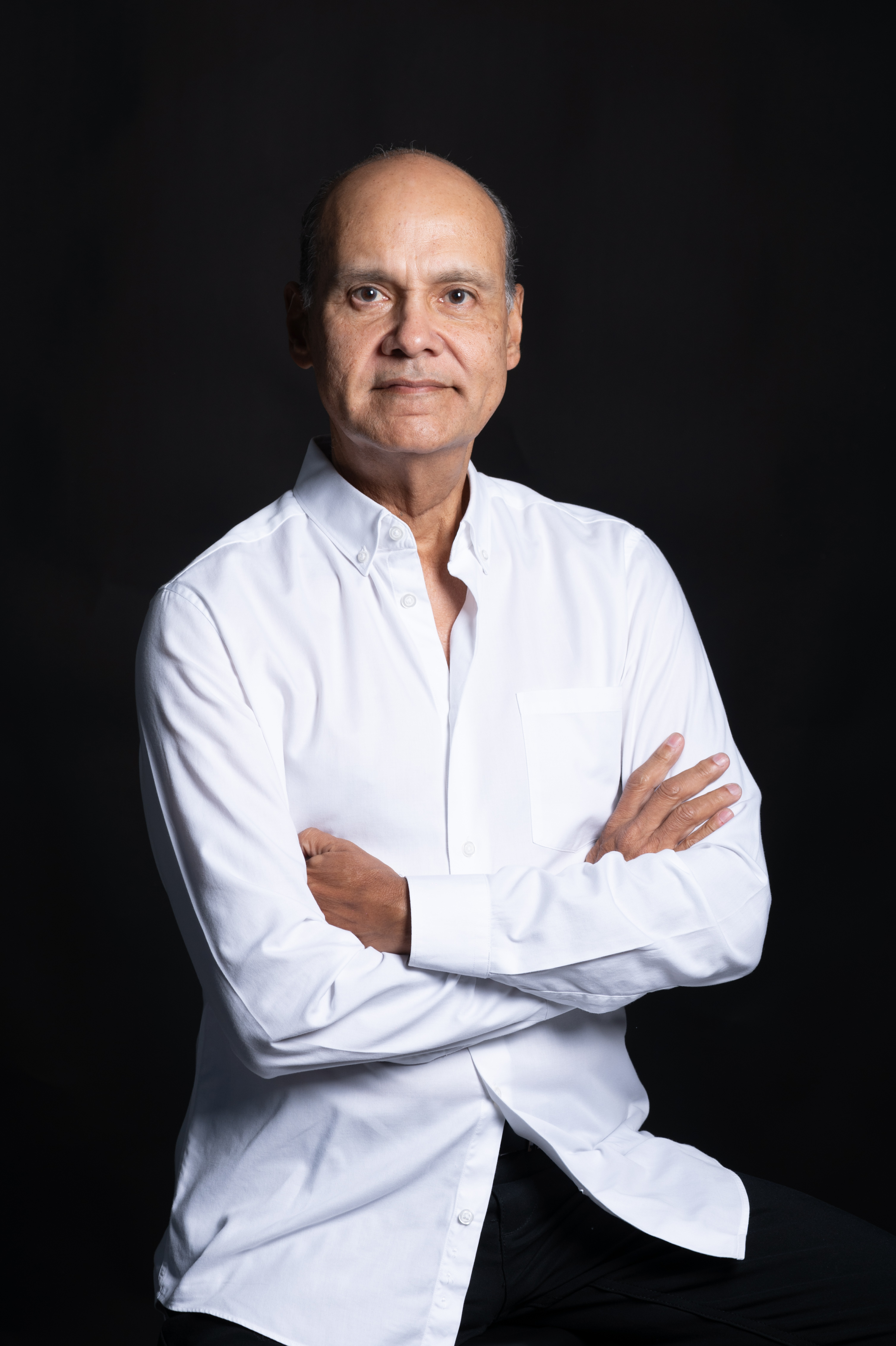 Dr. Carlos Velásquez