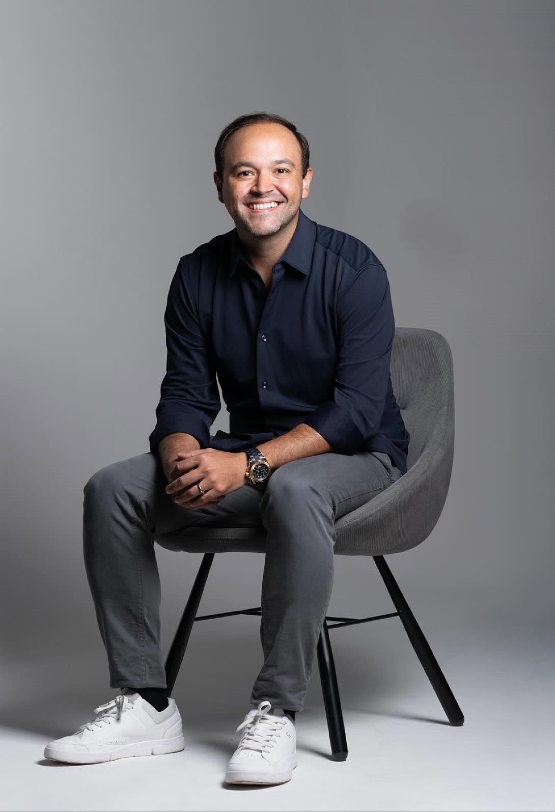 Dr. Diego Velásquez — retrato clínico